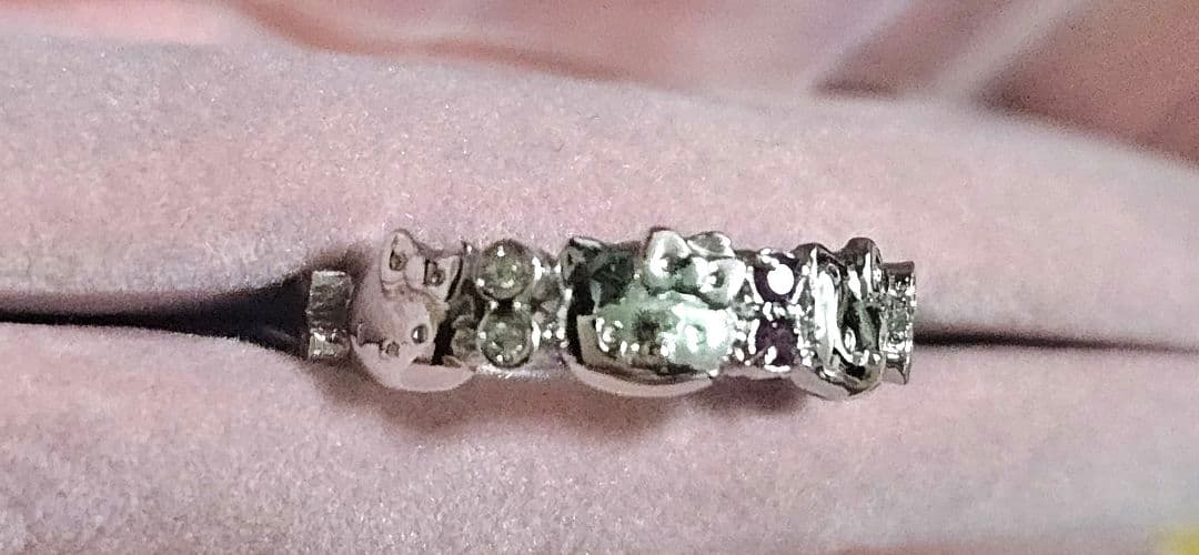 ハローキティ 30周年記念 シルバーリングダイヤ&ルビー付