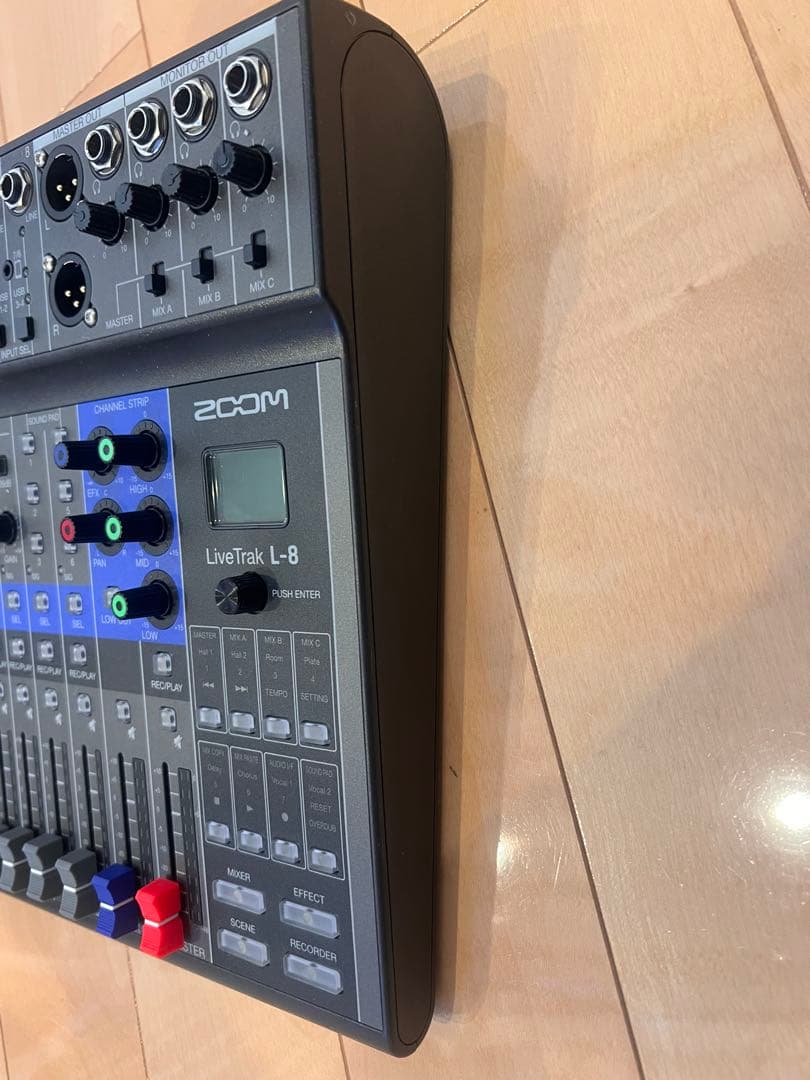 ZOOM LiveTrak L-8 デジタルミキサー zoom L8