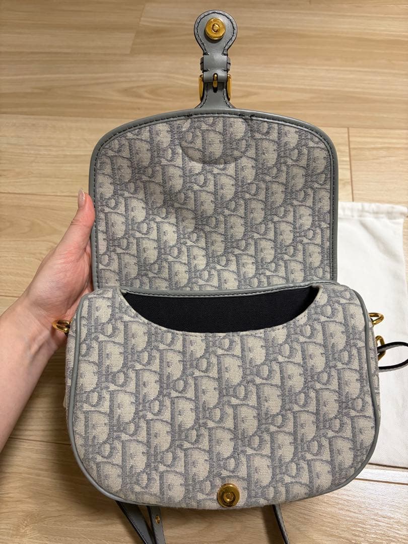 ゆら　Dior ボビー　ミディアム　グレー バッグ