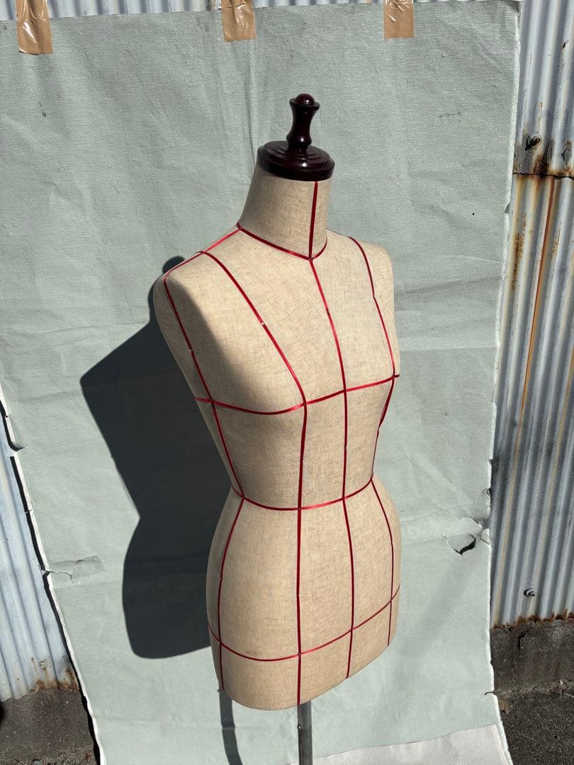 ボディーライン入り　トルソー　マネキン　洋装ソーイング布製スタンド付き針打てます