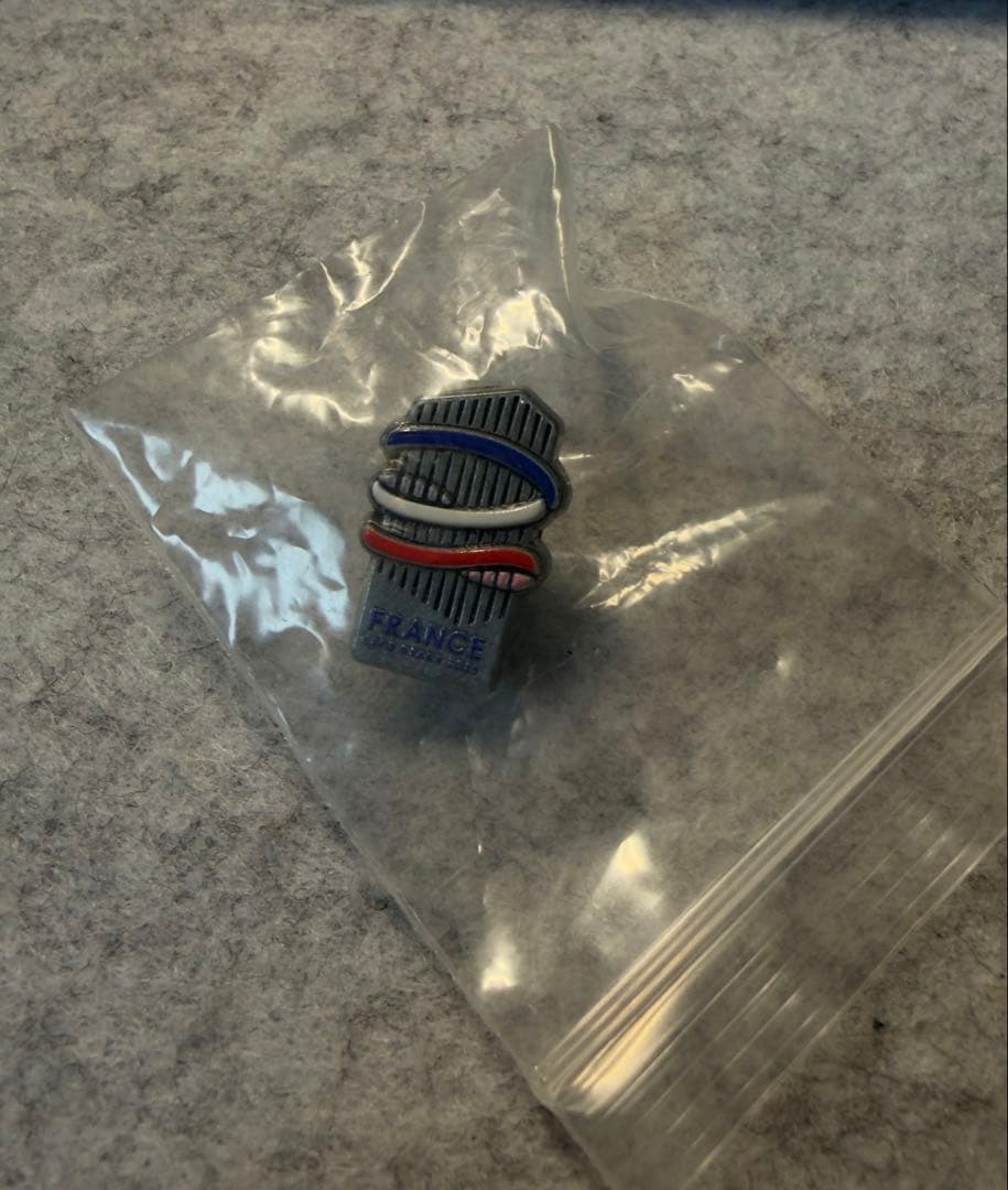 大阪・万博 フランス館 スタッフ限定 ピンバッジ