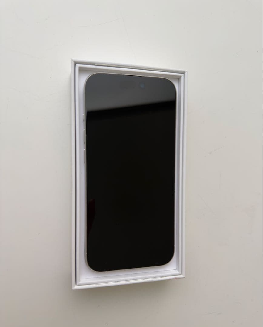 [美品] i phone 15 pro 256GB ホワイトチタニウム