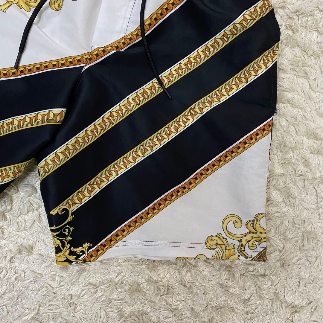 ヴェルサーチ　スイムショーツ　水着　ショートパンツ　総柄　3