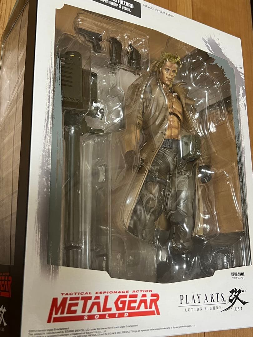 L GEAR SOLIDリキッド スネイク フィギュア