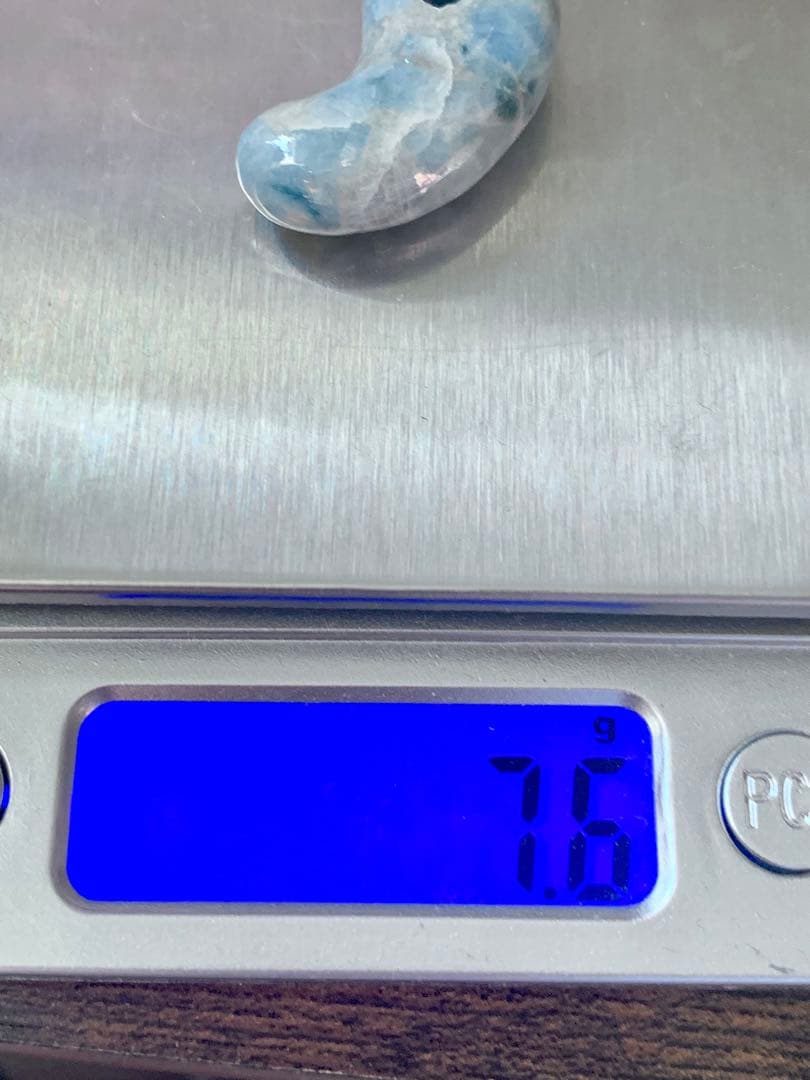 宝石質　入りコン沢翡翠勾玉　糸魚川　翡翠　コン沢　勾玉　根付　出土　原石　御守り