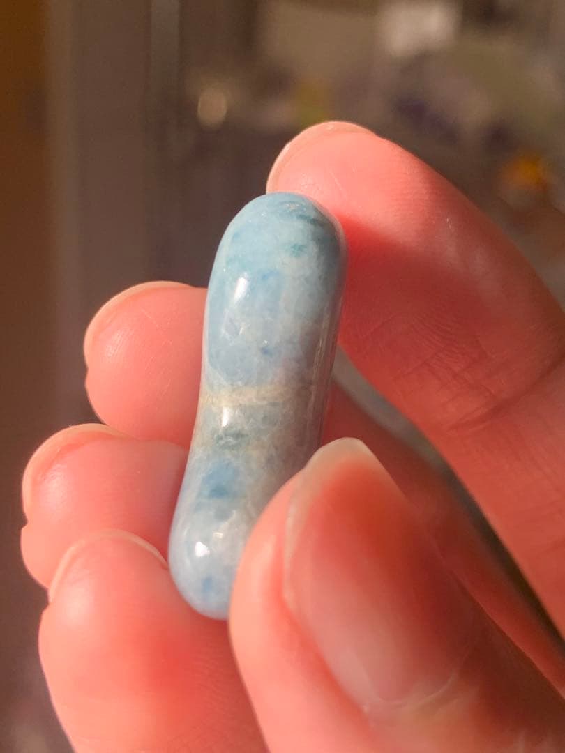 宝石質　入りコン沢翡翠勾玉　糸魚川　翡翠　コン沢　勾玉　根付　出土　原石　御守り