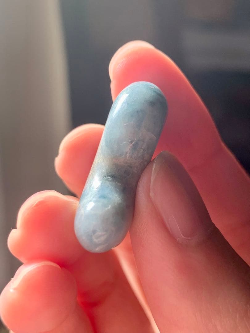 宝石質　入りコン沢翡翠勾玉　糸魚川　翡翠　コン沢　勾玉　根付　出土　原石　御守り