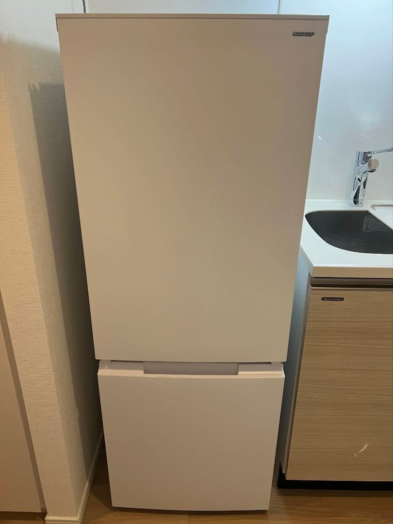 美品／シャープ 2ドア冷蔵庫 179L 2024年 SJ-D18P-W 単身用