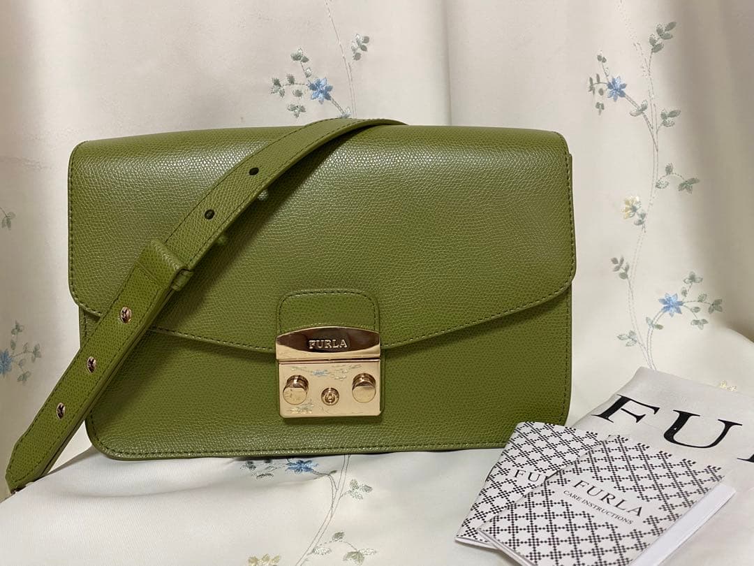 FURLA ショルダーバッグ レザー 保存袋付き