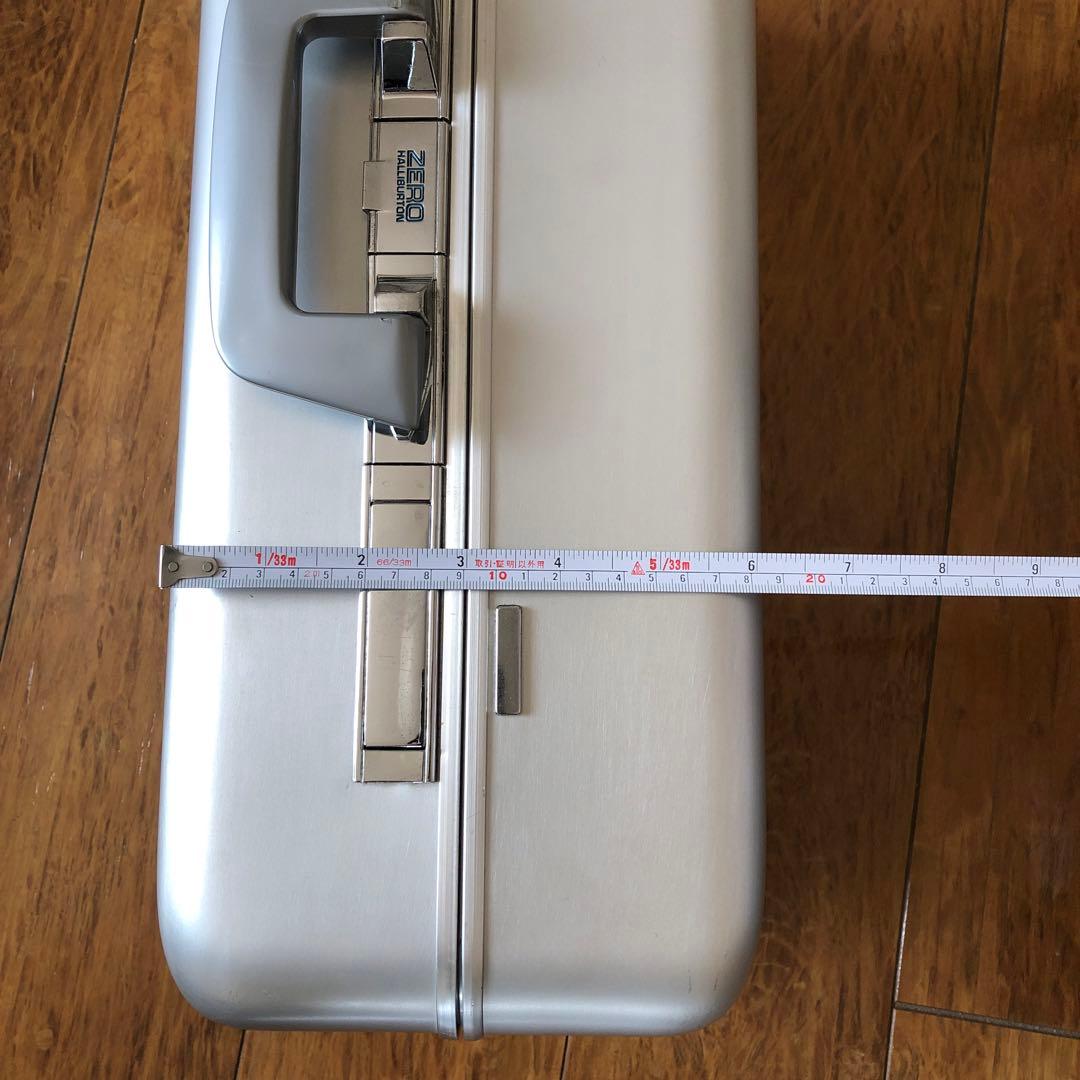 ZERO HALLIBURTON シルバー