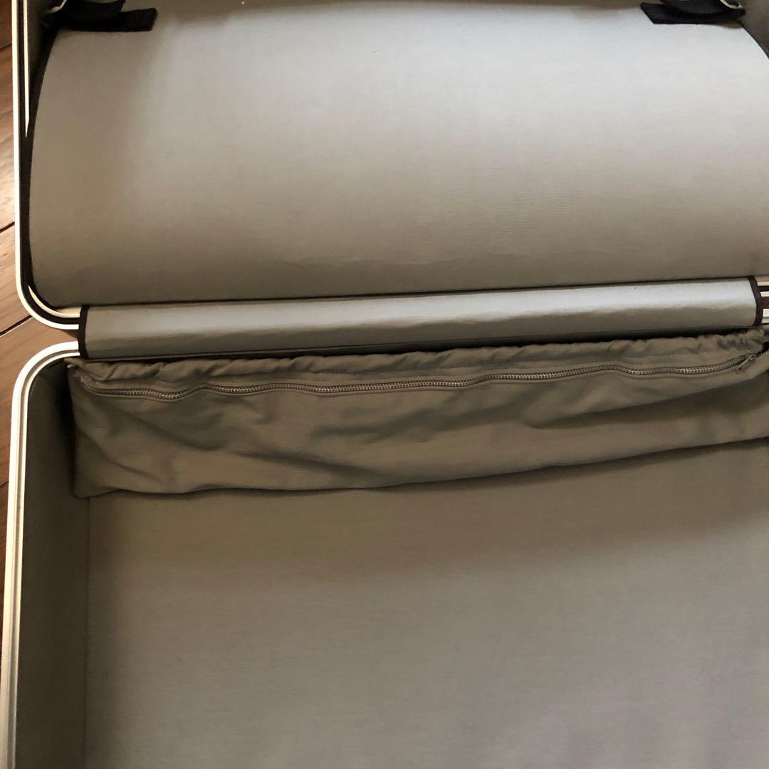 ZERO HALLIBURTON シルバー