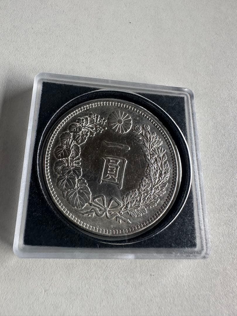 【本物保証】　極美品　一圓銀貨　明治38年銘　26.99g