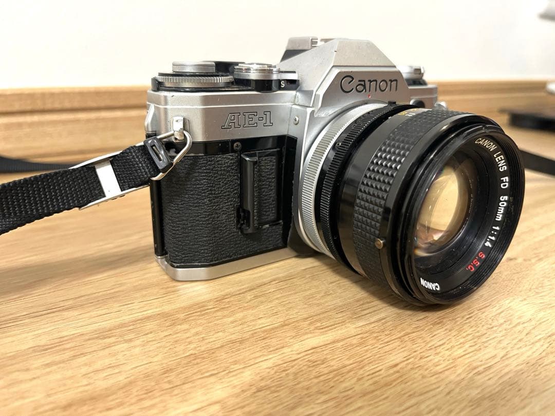 Canon AE-1 フィルム一眼レフカメラ