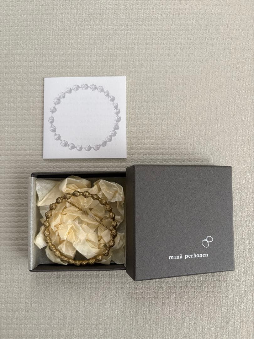 mina perhonen ミナペルホネン　タンバリン　ブローチ　ゴールド