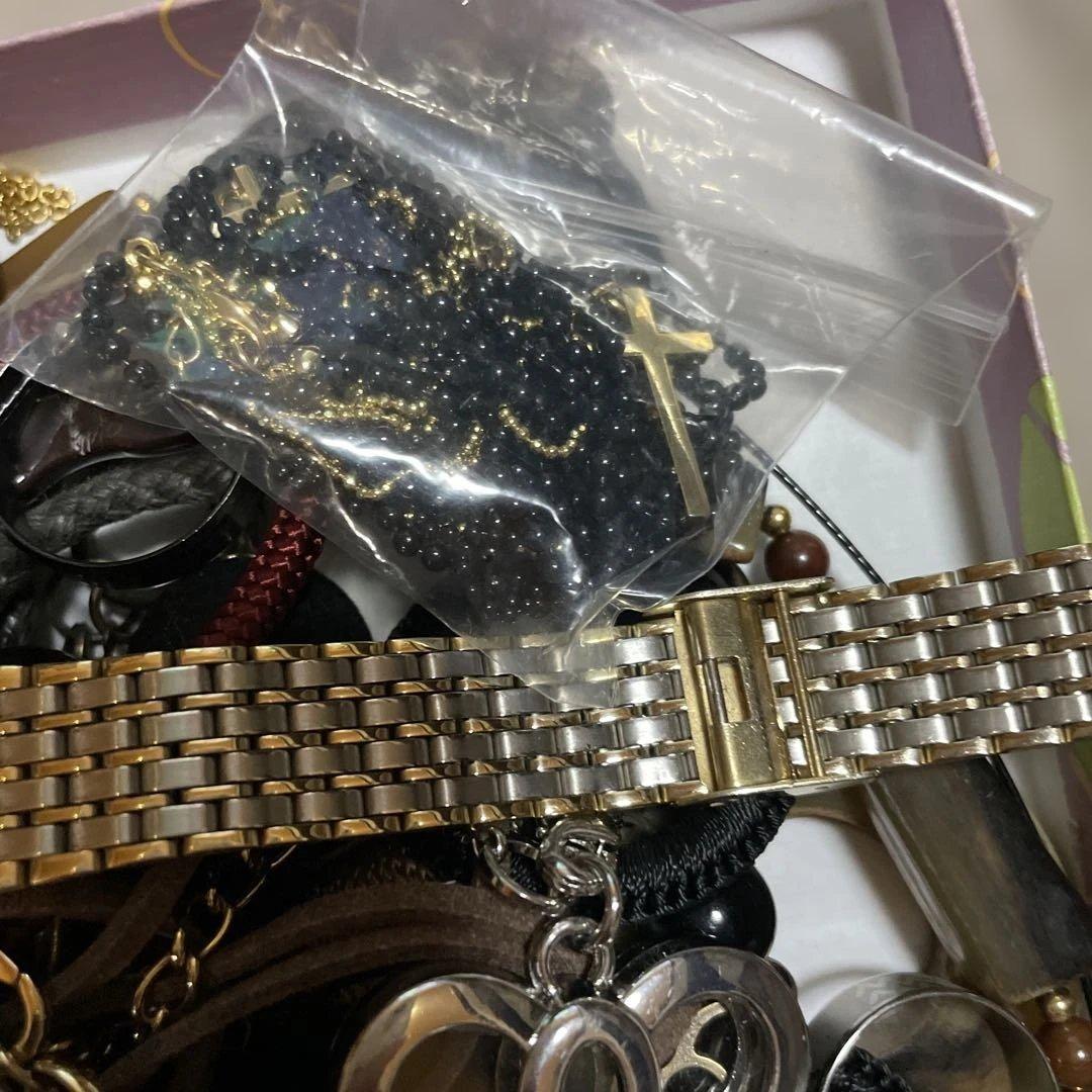 ひろ　　遺品整理　大量アクセサリーまとめ ミッシェルクランネックレスあり