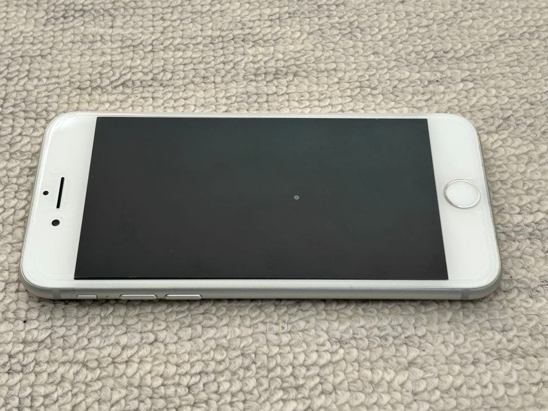 iPhone 8 64GB シルバー（SIMフリー）