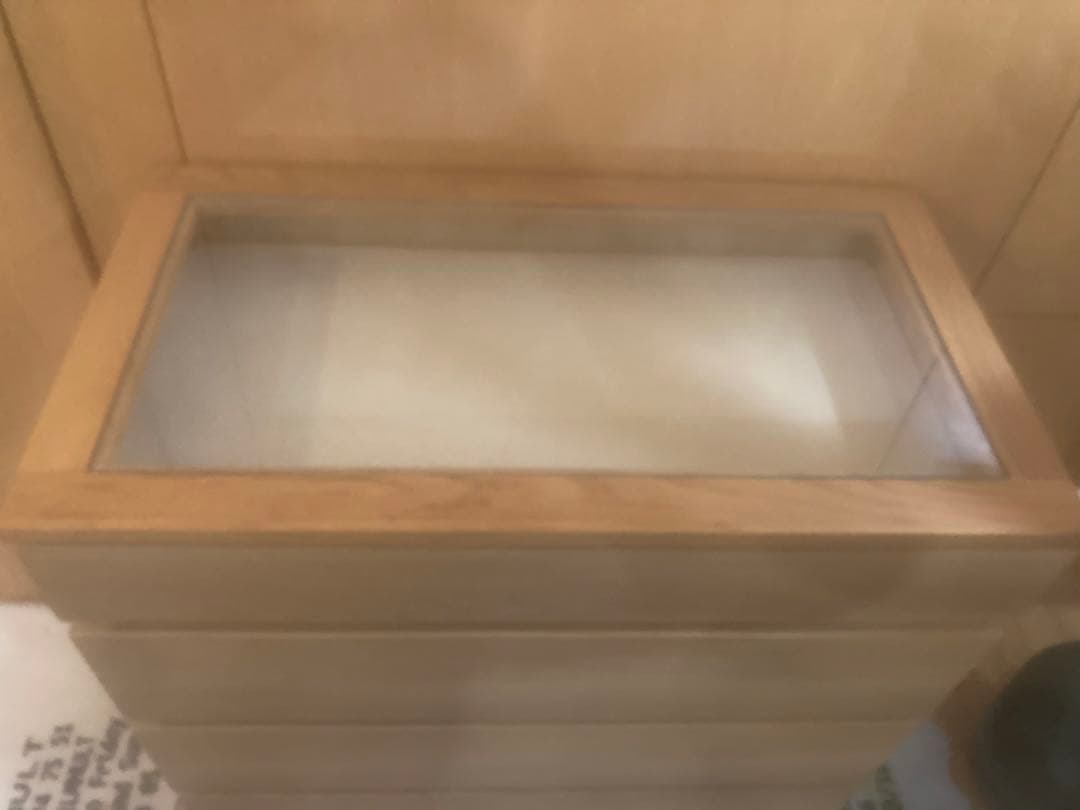 ナチュラルウッド 4段チェスト ガラス天板付き