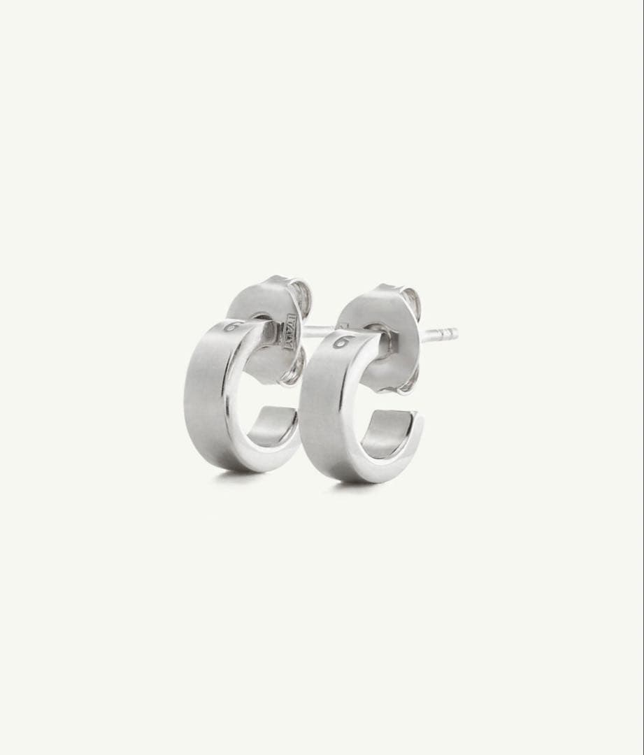 MM6 ニューメリック ミニマル フープピアス