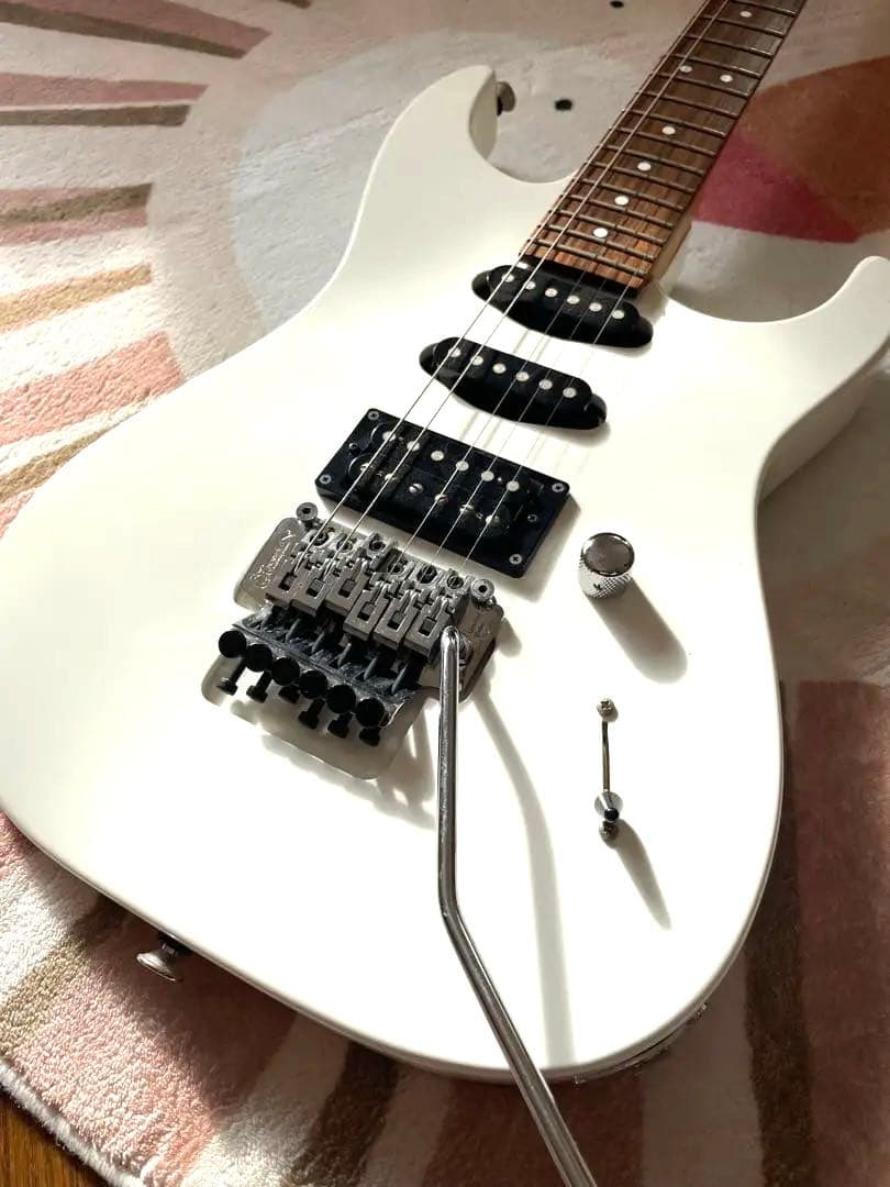 ★CHARVEL★ シャーベル ホワイト　ジャクソン