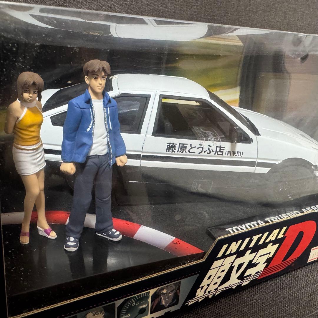 頭文字D トヨタ・トレノAE86 1/18 スケール