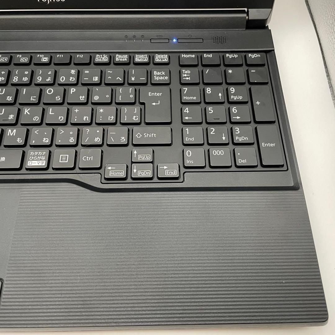 ノートPC/黒/i5/20GB/256GB/Office2024/FUJITSU