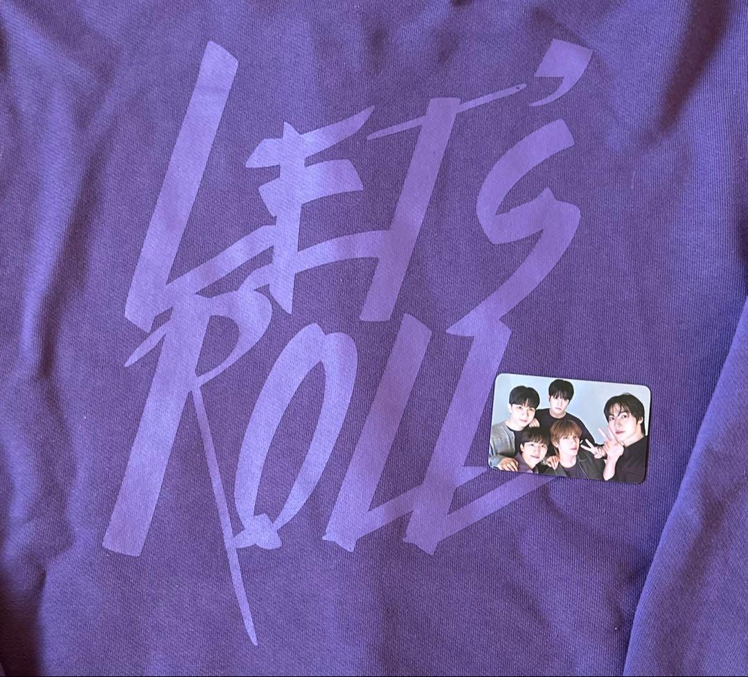 N.Flying〖LET'S ROLL4EVER 〗パーカーとトレカ