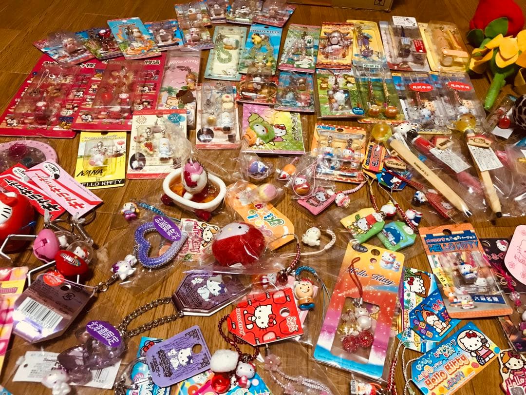 ハローキティ 超大量 ご当地＆コラボ 他 ストラップ