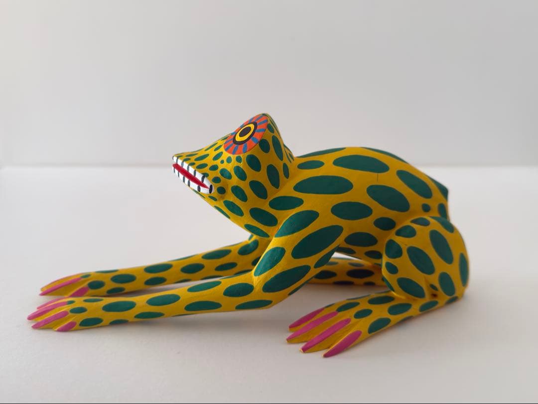 メキシコ　木彫り　カエル　オアハカン ウッド カーヴィング