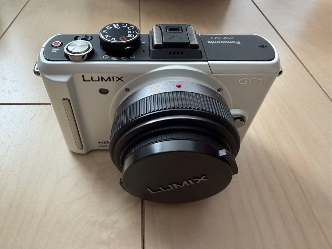 Panasonic GF1 ミラーレスカメラ 14-140mmレンズ