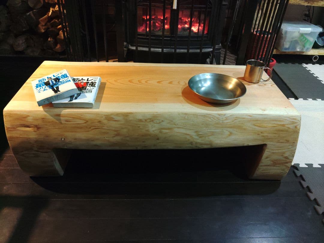 杉丸太のベンチ　ローテーブル