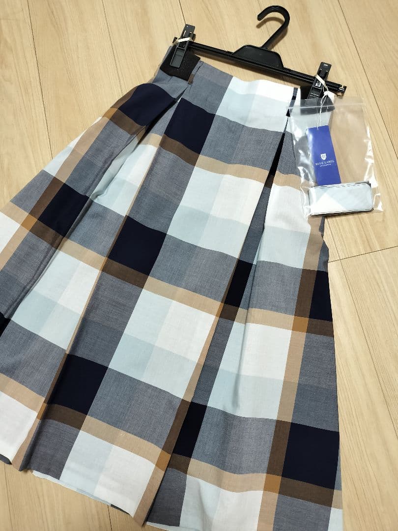 未使用タグ付き　ブルーレーベルクレストブリッジ　スカート　ブルー系チェック