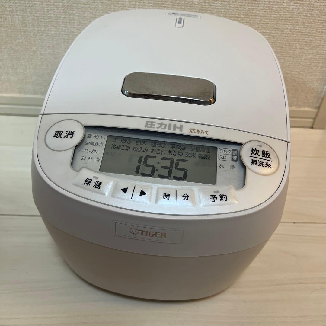 TIGER◆炊飯器 炊きたて JPV-A100 マットホワイト　5.5号炊き
