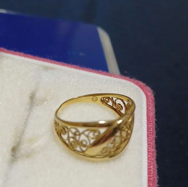 ゴールド 交差デザイン リング 約3グラム