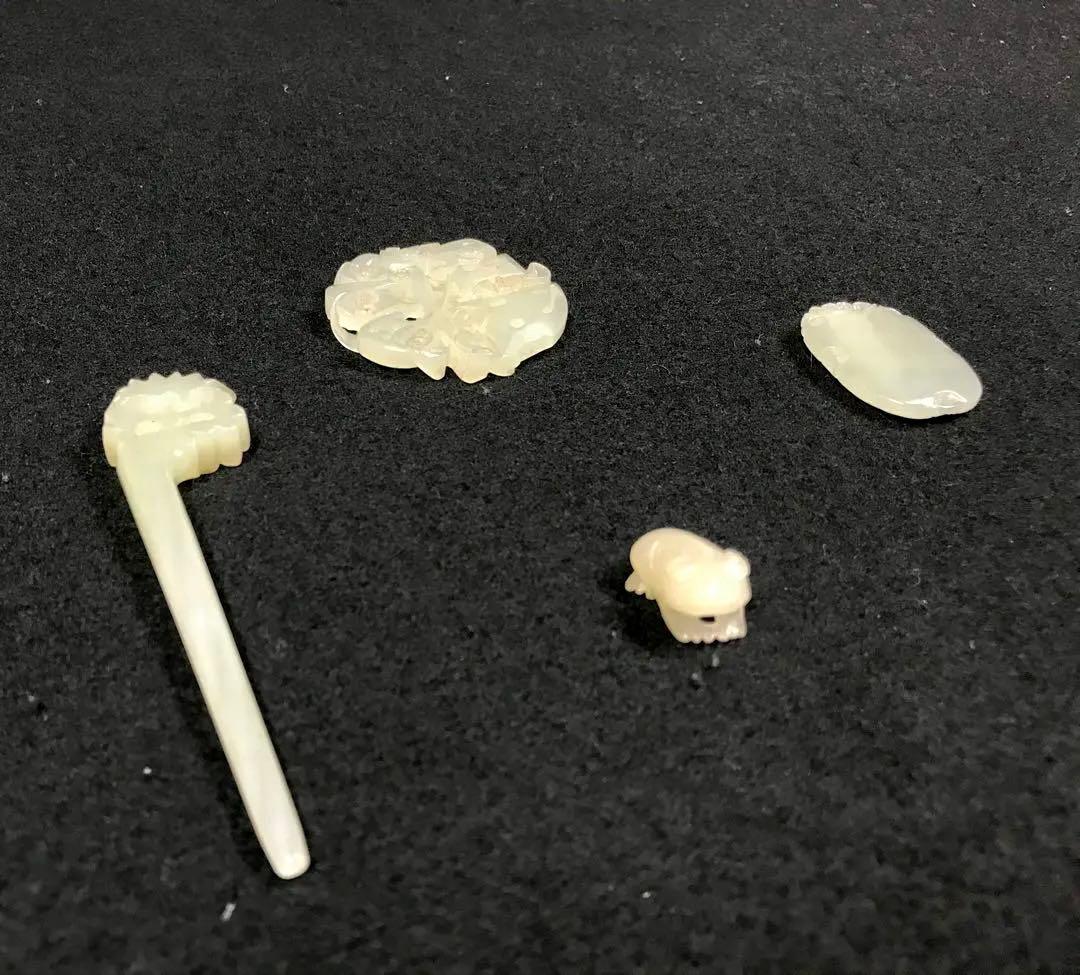 玉飾り物　 4点セット　鏤空彫刻 時代物 細密雕刻 極細工 根付 賞物　美術品