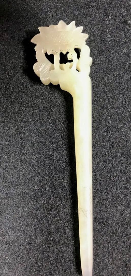 玉飾り物　 4点セット　鏤空彫刻 時代物 細密雕刻 極細工 根付 賞物　美術品