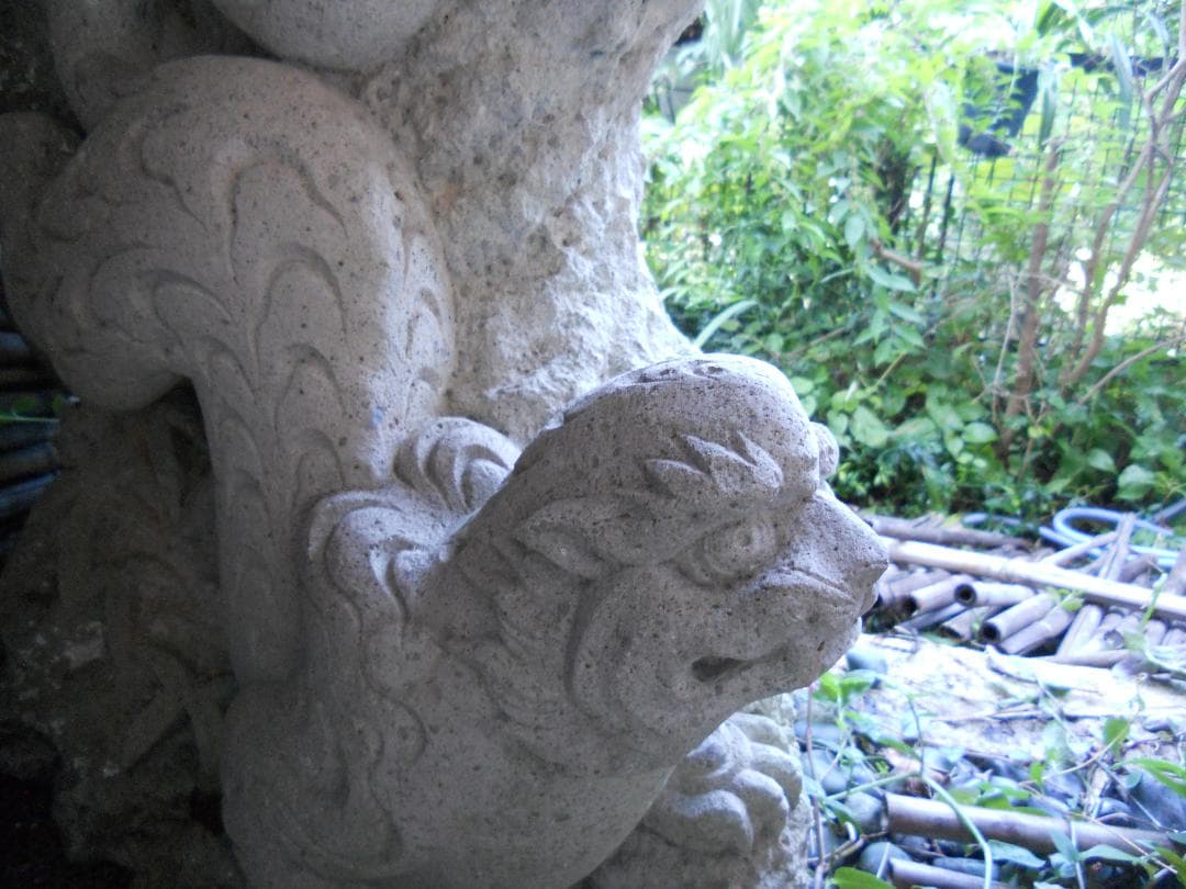 石灯籠 超希少 珍品 獅子 虎 燈篭 です。