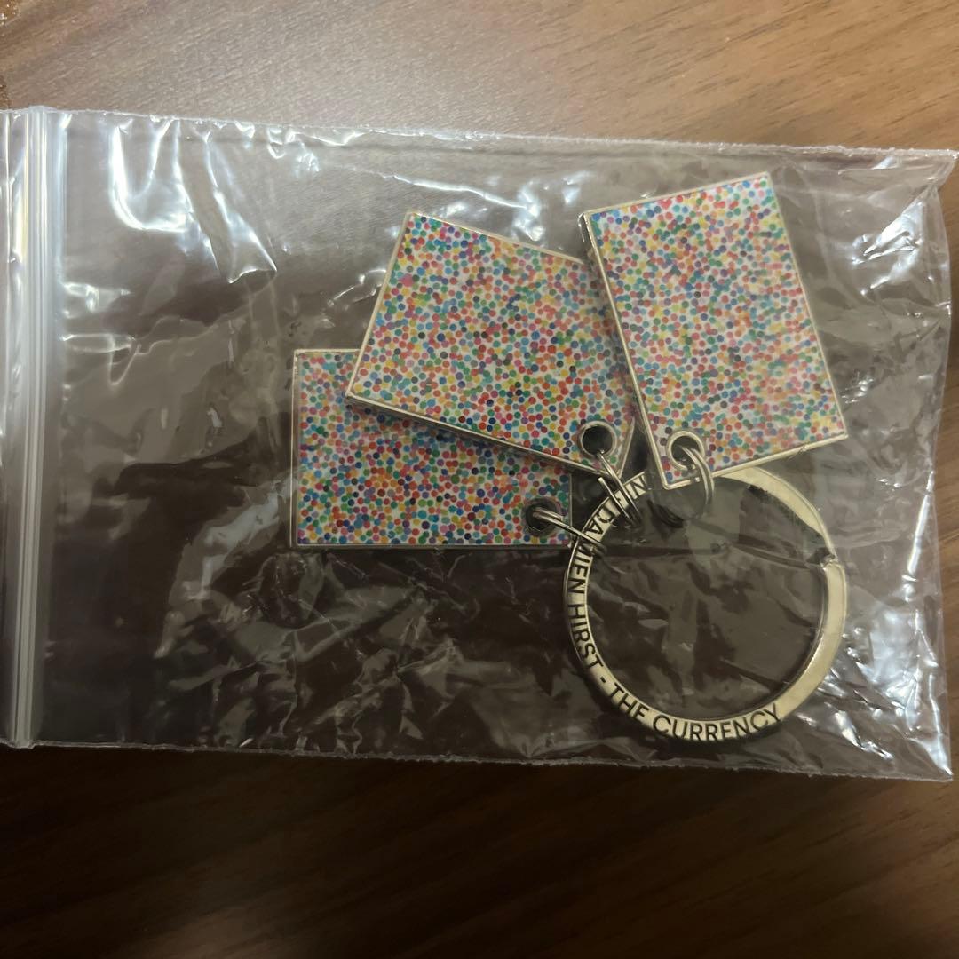 ダミアンハースト　キーホルダー