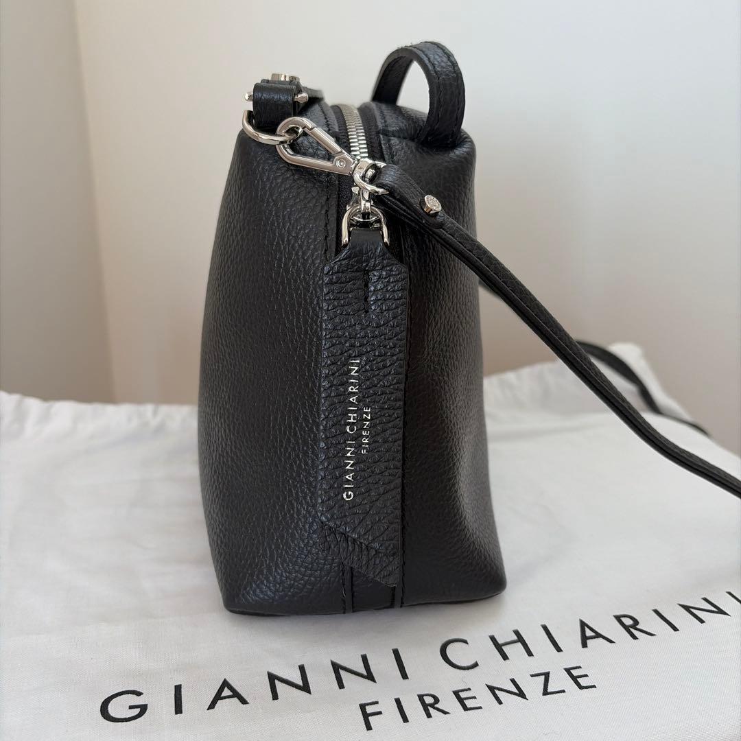 【美品】GIANNI CHIARINI アリファ M 黒 公式価格39,600円