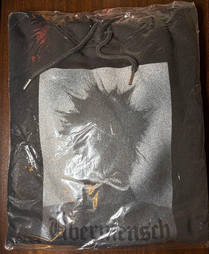 G-DRAGON Übermenschフーディ