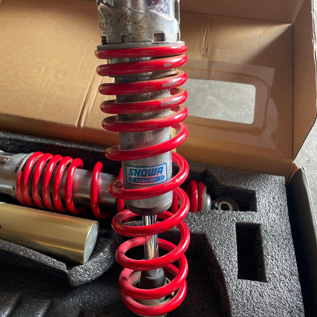 SHOWA ショックアブソーバー 中古