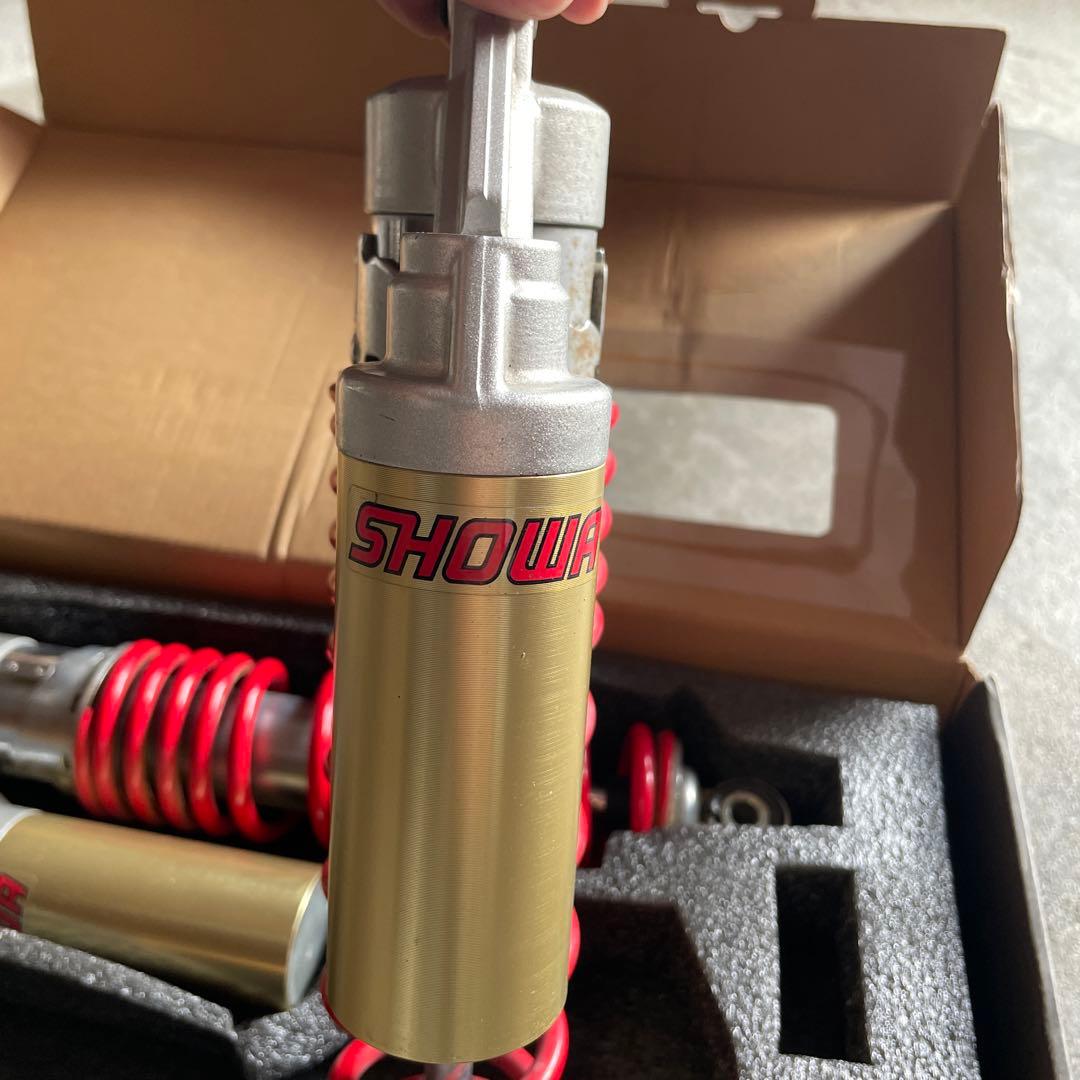 SHOWA ショックアブソーバー 中古