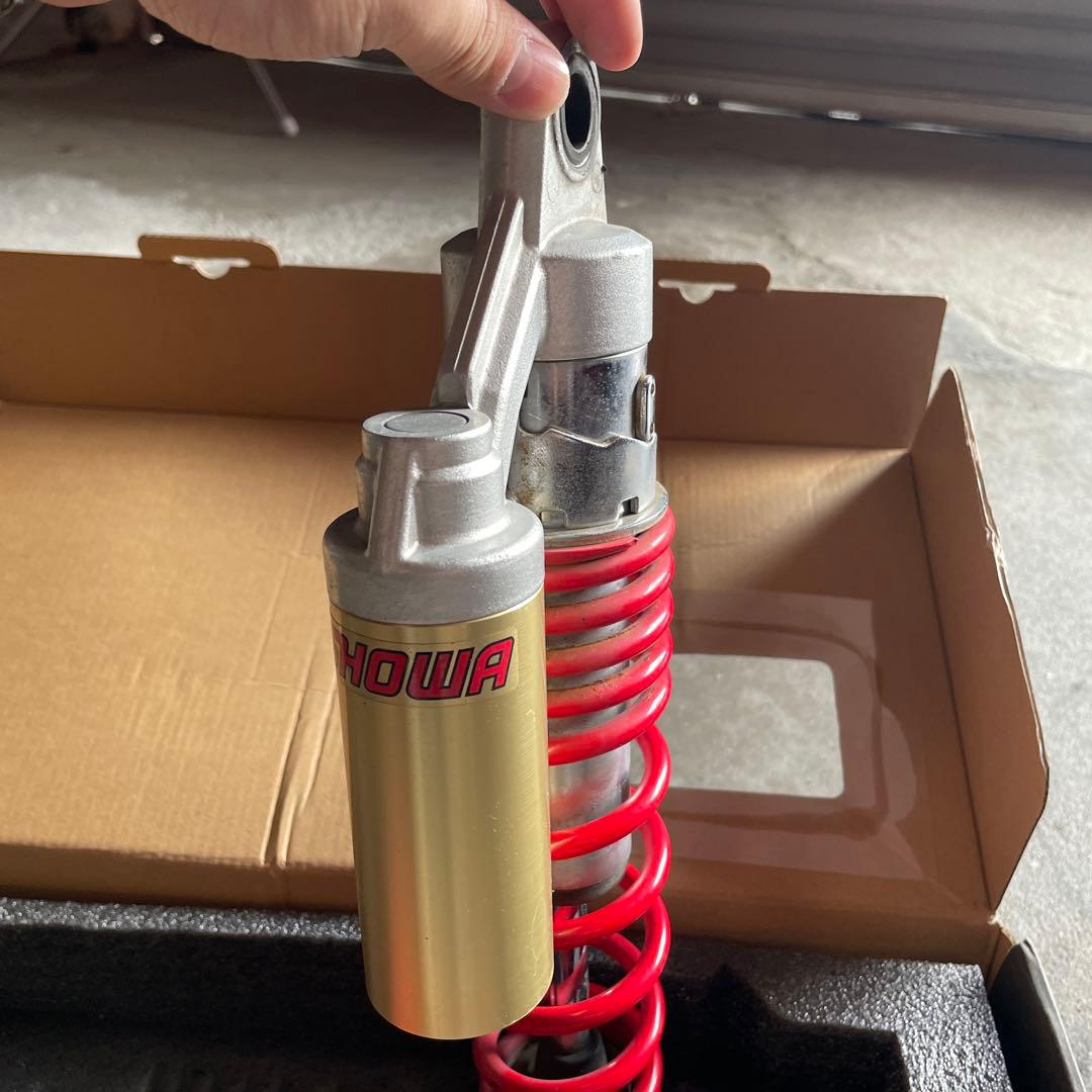 SHOWA ショックアブソーバー 中古