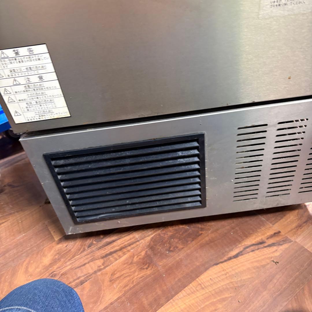 送料設置込み　ダイワ 製氷機 全自動製氷機 35kg DRI-35LMT1