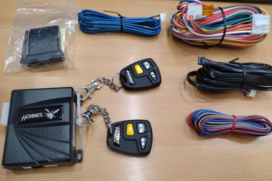 ！再値下げ！　未使用品　HORNET HORNETカーセキュリティ 701VS