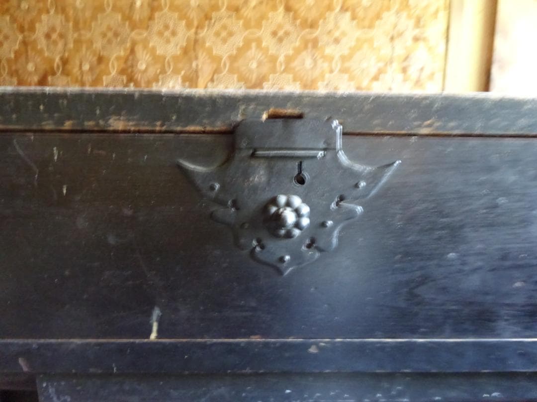 ★最終値　黒箪笥　チェスト　古民家蔵出　骨董　アンティーク　レトロ　古い　古民具