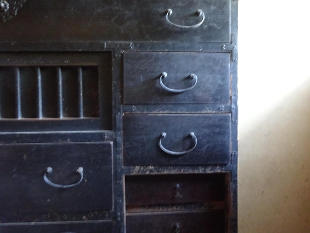 ★最終値　黒箪笥　チェスト　古民家蔵出　骨董　アンティーク　レトロ　古い　古民具