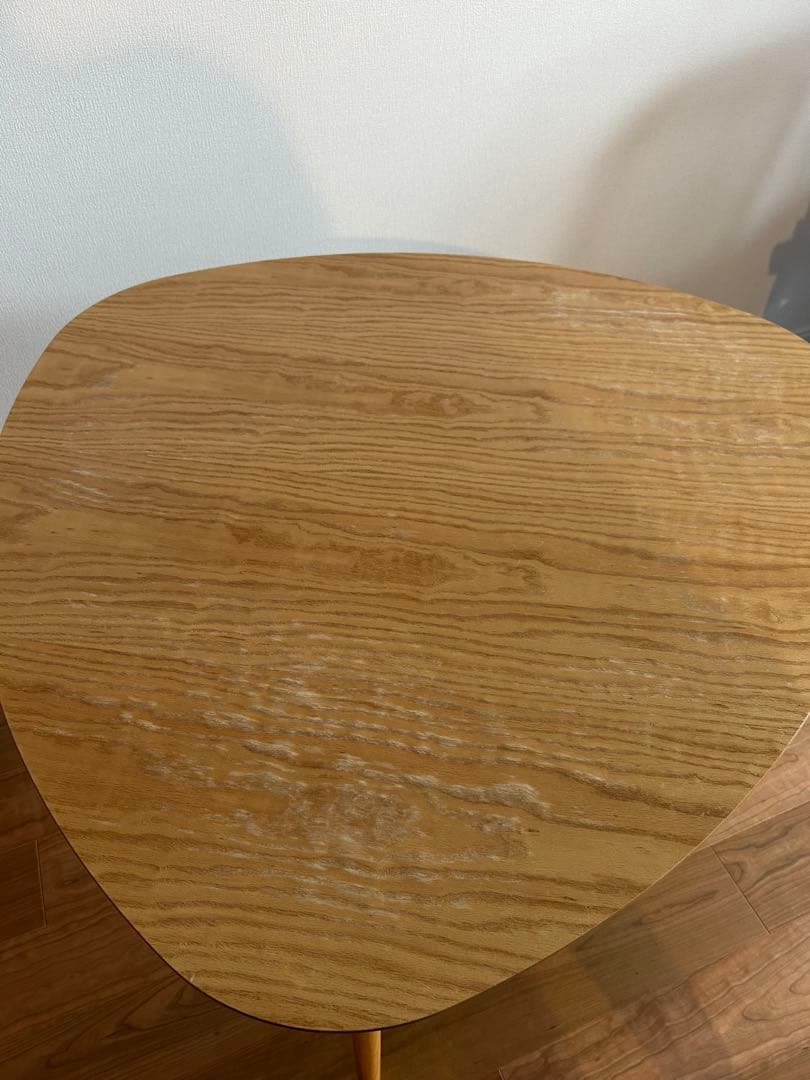 三角形 木製 ダイニングテーブル