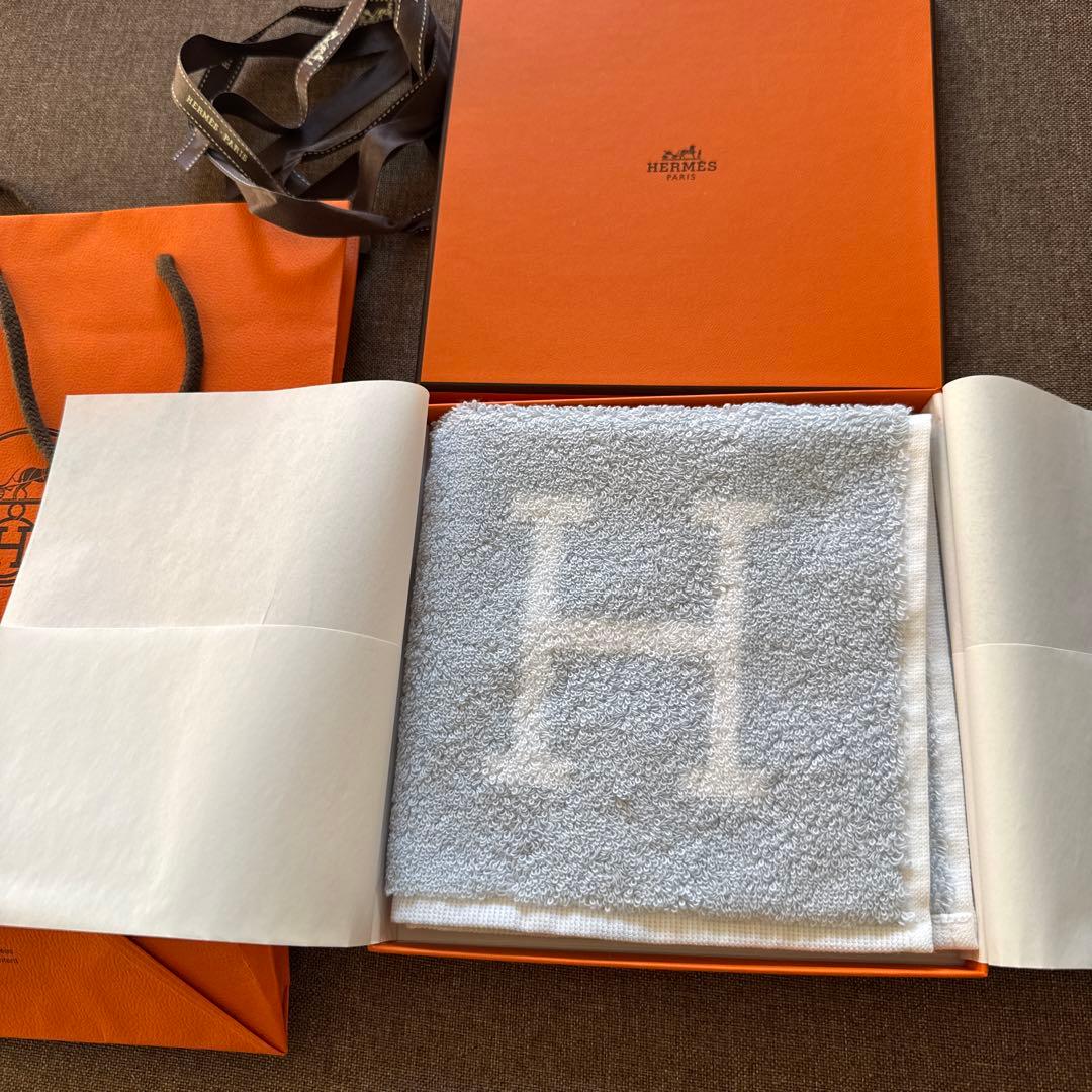 エルメス Hロゴ タオルハンカチ グレー 約34cm