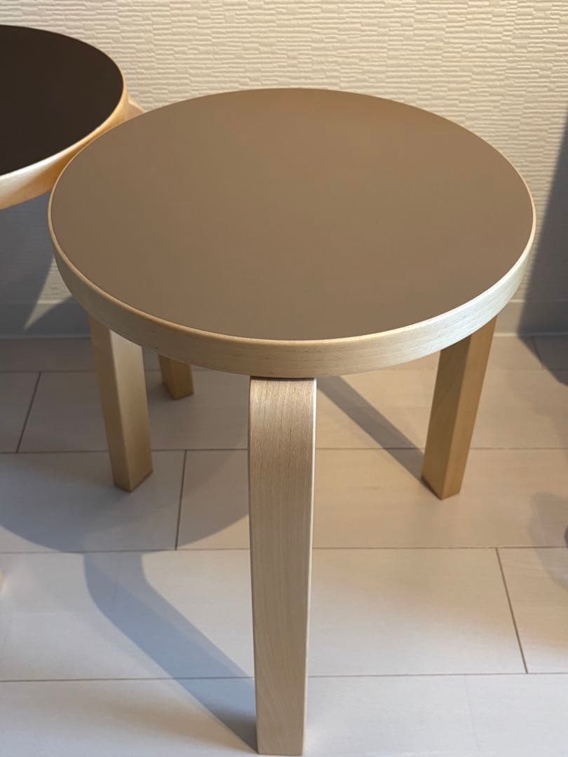 廃番カラー　アルテック　artek MOCHA 08 円形スツール