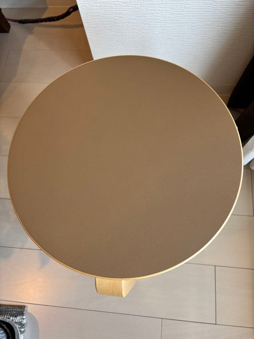 廃番カラー　アルテック　artek MOCHA 08 円形スツール